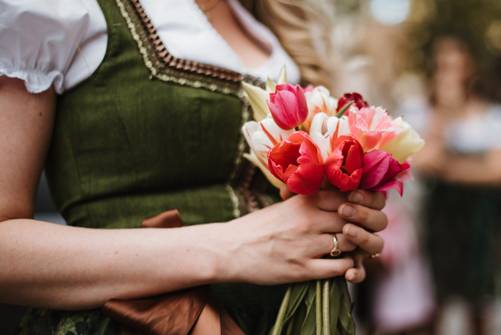 Heiraten im Dirndl – 5 Tipps für dein Hochzeitsoutfit